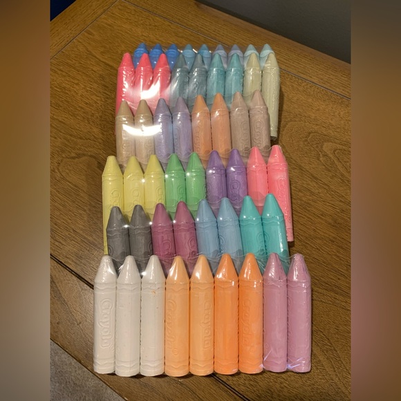 Crayola Sidewalk Chalk, 56 Pieces, 4-9 count new, 2-8 count new & 1-4 count new - Picture 2 of 9